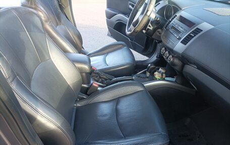 Mitsubishi Outlander III рестайлинг 3, 2011 год, 1 000 000 рублей, 12 фотография
