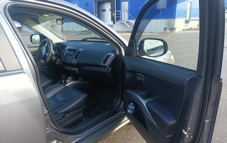 Mitsubishi Outlander III рестайлинг 3, 2011 год, 1 000 000 рублей, 15 фотография
