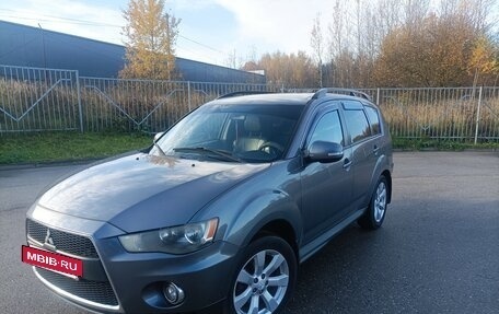Mitsubishi Outlander III рестайлинг 3, 2011 год, 1 000 000 рублей, 2 фотография