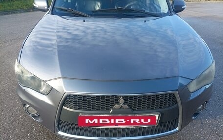 Mitsubishi Outlander III рестайлинг 3, 2011 год, 1 000 000 рублей, 5 фотография