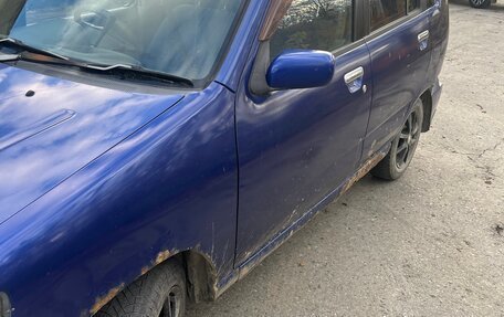 Nissan Cube II, 2001 год, 90 000 рублей, 2 фотография