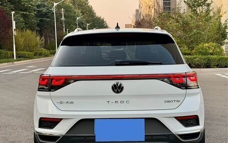 Volkswagen T-Roc I, 2023 год, 1 870 001 рублей, 4 фотография