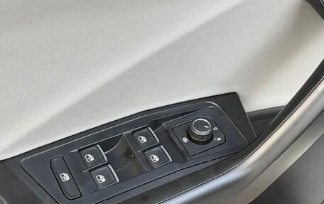 Volkswagen T-Roc I, 2023 год, 1 870 001 рублей, 7 фотография