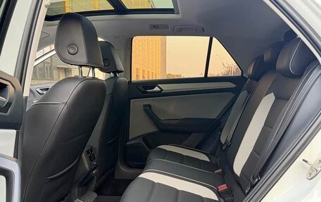 Volkswagen T-Roc I, 2023 год, 1 870 001 рублей, 15 фотография