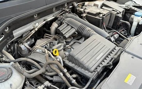 Volkswagen T-Roc I, 2023 год, 1 870 001 рублей, 18 фотография