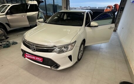 Toyota Camry, 2014 год, 1 590 000 рублей, 2 фотография