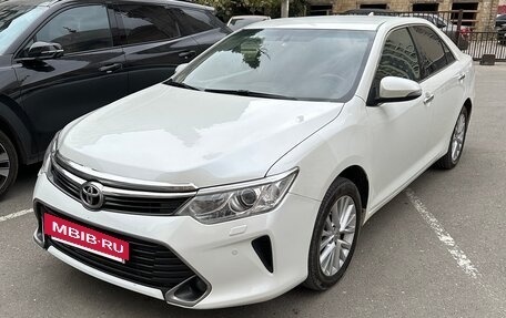 Toyota Camry, 2014 год, 1 590 000 рублей, 11 фотография