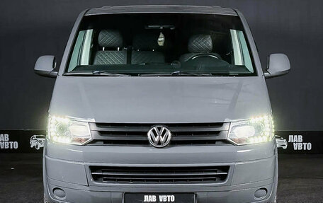 Volkswagen Caravelle T5, 2012 год, 1 670 000 рублей, 2 фотография