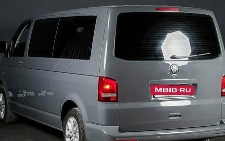 Volkswagen Caravelle T5, 2012 год, 1 670 000 рублей, 7 фотография