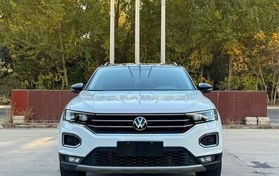 Volkswagen T-Roc I, 2023 год, 1 730 000 рублей, 1 фотография