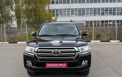 Toyota Land Cruiser 200, 2017 год, 7 050 000 рублей, 1 фотография