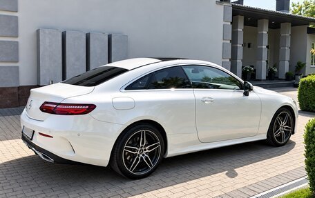 Mercedes-Benz E-Класс, 2017 год, 4 250 000 рублей, 1 фотография