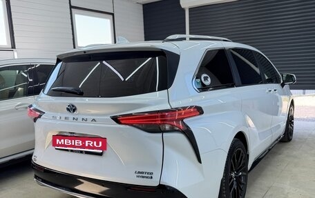 Toyota Sienna, 2021 год, 4 800 000 рублей, 5 фотография