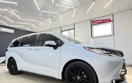 Toyota Sienna, 2021 год, 4 800 000 рублей, 2 фотография