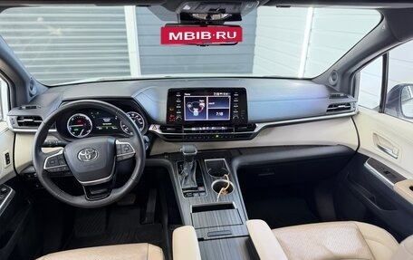 Toyota Sienna, 2021 год, 4 800 000 рублей, 16 фотография