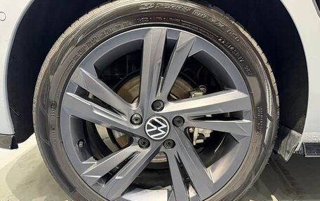 Volkswagen Golf VIII, 2023 год, 2 200 000 рублей, 18 фотография
