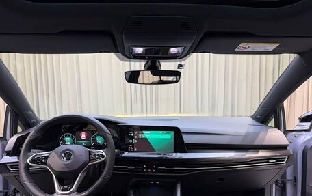 Volkswagen Golf VIII, 2023 год, 2 200 000 рублей, 14 фотография