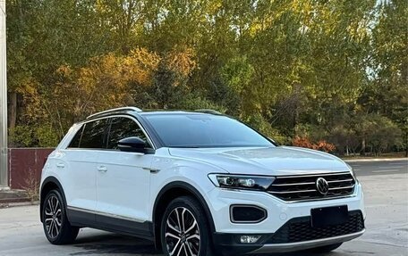 Volkswagen T-Roc I, 2023 год, 1 730 000 рублей, 3 фотография