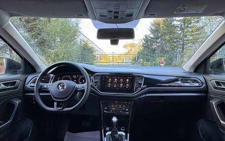 Volkswagen T-Roc I, 2023 год, 1 730 000 рублей, 10 фотография