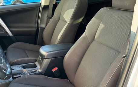 Toyota RAV4, 2019 год, 2 475 000 рублей, 10 фотография