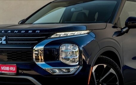 Mitsubishi Outlander, 2022 год, 3 270 000 рублей, 2 фотография