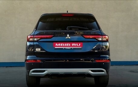 Mitsubishi Outlander, 2022 год, 3 270 000 рублей, 12 фотография