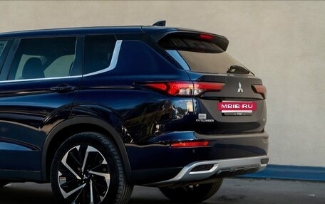 Mitsubishi Outlander, 2022 год, 3 270 000 рублей, 10 фотография