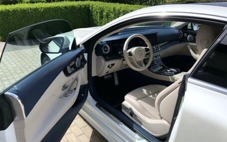 Mercedes-Benz E-Класс, 2017 год, 4 250 000 рублей, 6 фотография