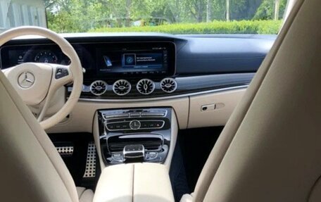 Mercedes-Benz E-Класс, 2017 год, 4 250 000 рублей, 3 фотография