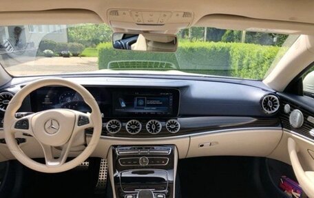 Mercedes-Benz E-Класс, 2017 год, 4 250 000 рублей, 2 фотография