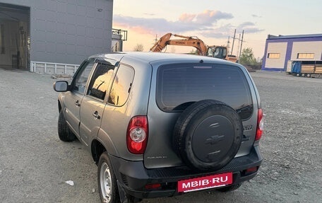 Chevrolet Niva I рестайлинг, 2011 год, 620 000 рублей, 3 фотография