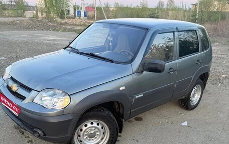 Chevrolet Niva I рестайлинг, 2011 год, 620 000 рублей, 4 фотография