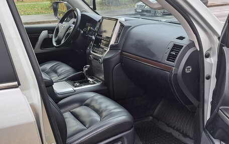 Toyota Land Cruiser 200, 2015 год, 5 400 000 рублей, 8 фотография