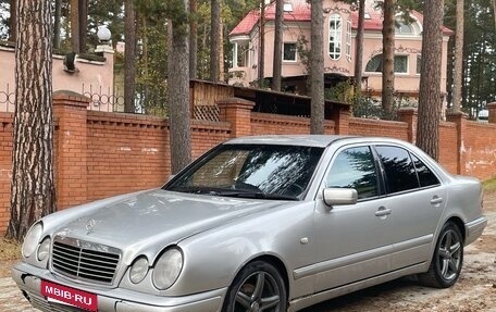 Mercedes-Benz E-Класс, 1996 год, 182 000 рублей, 2 фотография