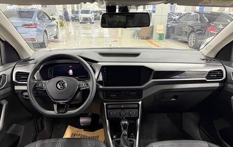 Volkswagen T-Cross I, 2023 год, 1 707 000 рублей, 7 фотография