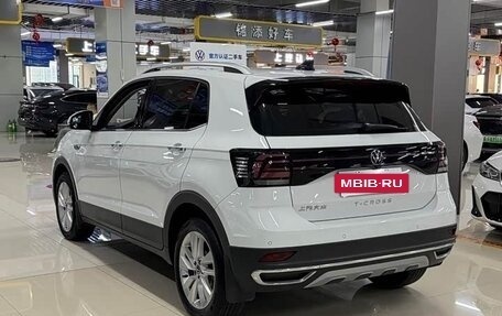 Volkswagen T-Cross I, 2023 год, 1 707 000 рублей, 6 фотография