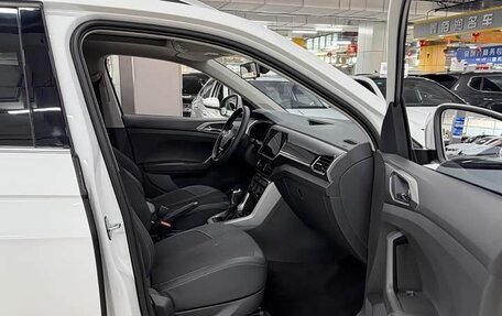 Volkswagen T-Cross I, 2023 год, 1 707 000 рублей, 12 фотография