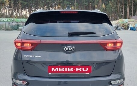 KIA Sportage IV рестайлинг, 2021 год, 2 665 000 рублей, 5 фотография