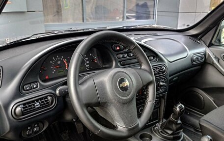 Chevrolet Niva I рестайлинг, 2016 год, 587 000 рублей, 5 фотография