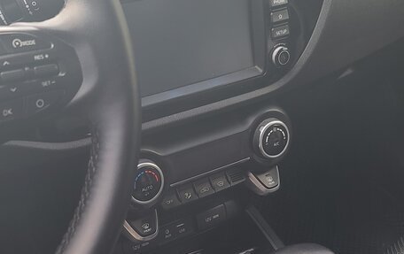 KIA Rio IV, 2018 год, 988 000 рублей, 4 фотография