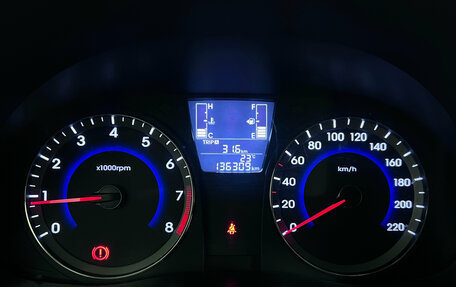 Hyundai Solaris II рестайлинг, 2015 год, 950 000 рублей, 11 фотография