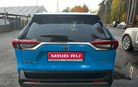 Toyota RAV4, 2020 год, 3 200 000 рублей, 4 фотография