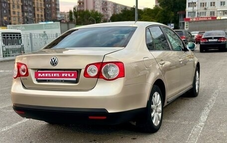 Volkswagen Jetta VI, 2006 год, 439 000 рублей, 2 фотография