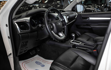 Toyota Hilux VIII, 2018 год, 3 899 999 рублей, 12 фотография