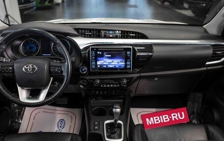 Toyota Hilux VIII, 2018 год, 3 899 999 рублей, 3 фотография