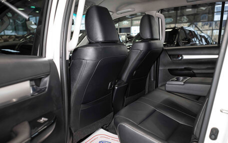 Toyota Hilux VIII, 2018 год, 3 899 999 рублей, 16 фотография