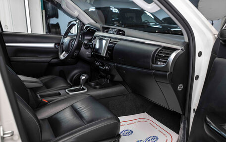 Toyota Hilux VIII, 2018 год, 3 899 999 рублей, 23 фотография