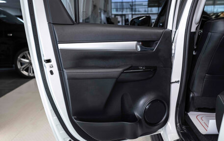 Toyota Hilux VIII, 2018 год, 3 899 999 рублей, 15 фотография