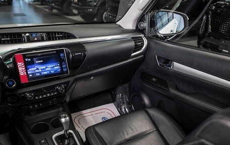 Toyota Hilux VIII, 2018 год, 3 899 999 рублей, 28 фотография
