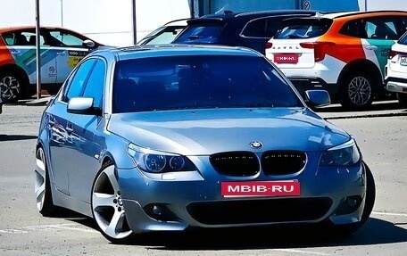 BMW 5 серия, 2004 год, 900 000 рублей, 1 фотография